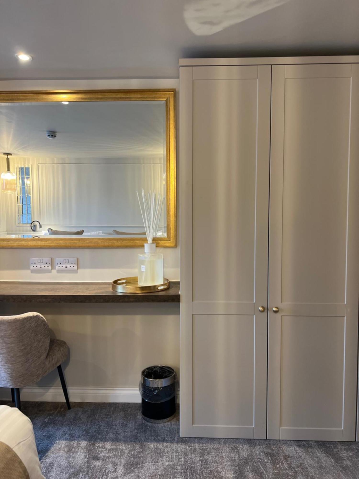 Number 3 Pier Road Suites Вітбі Екстер'єр фото